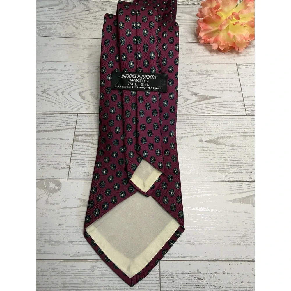 Brooks Brothers Makers Classic Tie Burgundy Paisley Blue Silk USA‎ Made 3